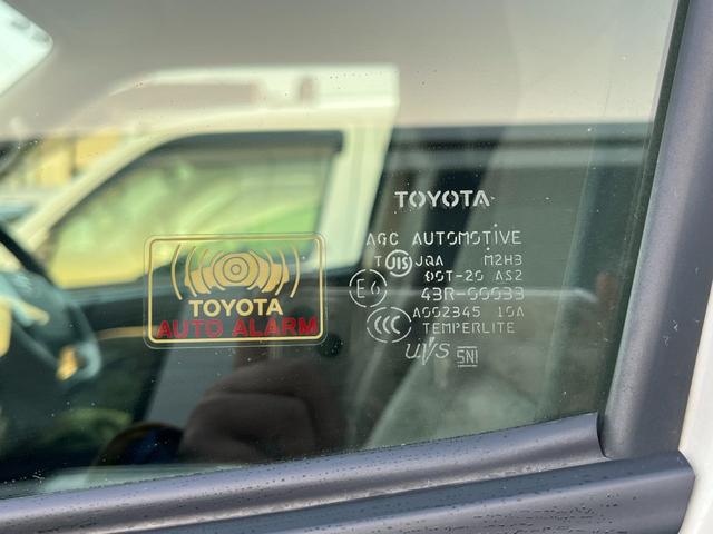 ハイエースバン ロングジャストローＤＸ　ナビ　ＴＶ　ＥＴＣ　バックカメラ　衝突回避軽減ブレーキ　横滑り防止装置　盗難防止装置　エアバッグ　ＡＢＳ　パワーウィンドウ（8枚目）