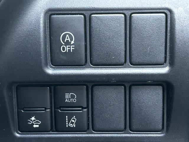 ノア Ｘ　ＥＴＣ　両側／片側電動スライドドア　衝突回避軽減　横滑り防止装置　クルーズコントロール　アイドリングストップ　ウィンカーミラー　３列シート　ＣＤ（21枚目）