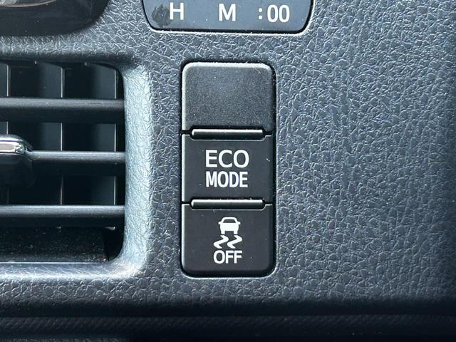 ノア Ｘ　ＥＴＣ　両側／片側電動スライドドア　衝突回避軽減　横滑り防止装置　クルーズコントロール　アイドリングストップ　ウィンカーミラー　３列シート　ＣＤ（22枚目）