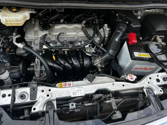 ノア Ｘ　ＥＴＣ　両側／片側電動スライドドア　衝突回避軽減　横滑り防止装置　クルーズコントロール　アイドリングストップ　ウィンカーミラー　３列シート　ＣＤ（37枚目）