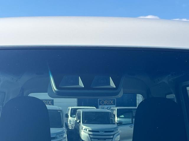 ハイゼットカーゴ ＤＸ　ＳＡＩＩＩ　ＥＴＣ　キーレス　衝突回避軽減　横滑り防止装置　トラクションコントロール　アイドリングストップ　両側スライドドア　パワステ　パワーウィンドウ　ＡＢＳ（4枚目）