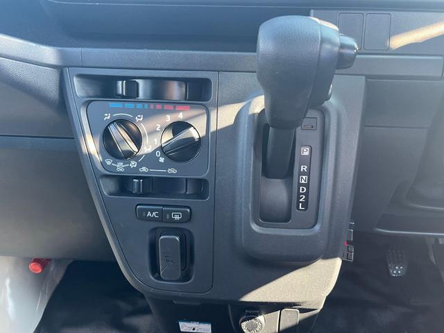 ハイゼットカーゴ ＤＸ　ＳＡＩＩＩ　ＥＴＣ　キーレス　衝突回避軽減　横滑り防止装置　トラクションコントロール　アイドリングストップ　両側スライドドア　パワステ　パワーウィンドウ　ＡＢＳ（16枚目）