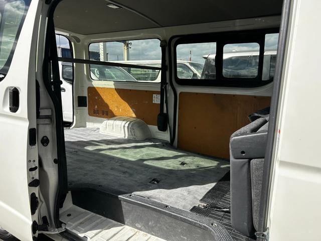 ハイエースバン DX 軽油 ナビ TV ETC キーレス 盗難防止装置 衝突回避軽減 横滑り防止装置 両側スライドドア PS PW エアバック(8枚目)