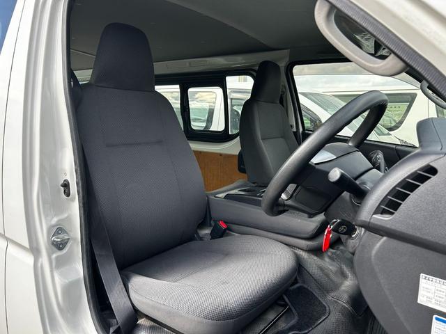 ハイエースバン DX 軽油 ナビ TV ETC キーレス 盗難防止装置 衝突回避軽減 横滑り防止装置 両側スライドドア PS PW エアバック(11枚目)