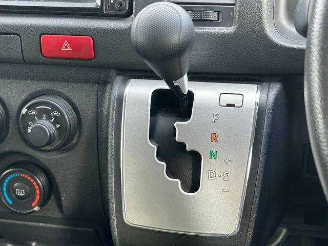 ハイエースバン DX 軽油 ナビ TV ETC キーレス 盗難防止装置 衝突回避軽減 横滑り防止装置 両側スライドドア PS PW エアバック(19枚目)