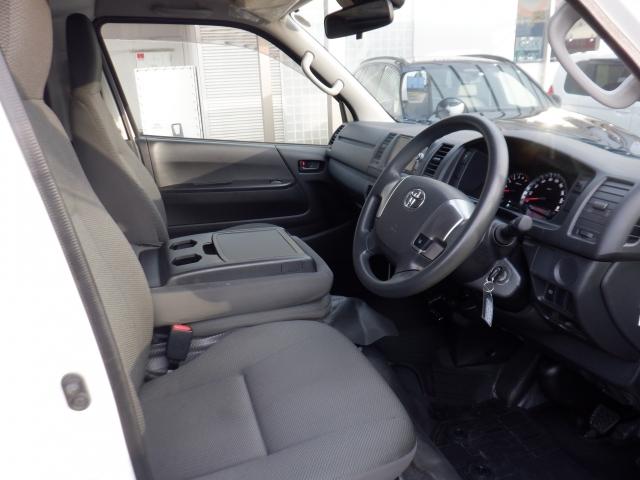 ハイエースバン ロングDX ナビ バックカメラ ETC キーレス TV CD 衝突回避軽減 MTモード付 盗難防止装置 両側スライドドア パワステ パワーウィンドウ ABS(9枚目)