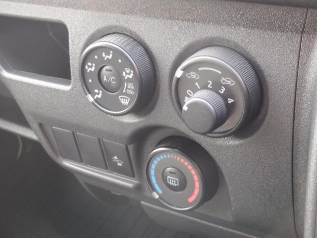 ハイエースバン ロングDX ナビ バックカメラ ETC キーレス TV CD 衝突回避軽減 MTモード付 盗難防止装置 両側スライドドア パワステ パワーウィンドウ ABS(17枚目)