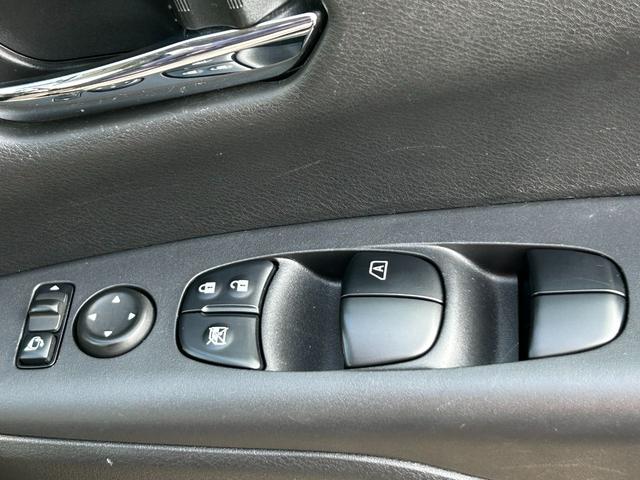 セレナ XV ナビ バックカメラ スマートキー ETC TV 両側電動スライドドア 3列シート アイドリングストップ 衝突回避軽減 横滑り防止装置 ウィンカーミラー(23枚目)