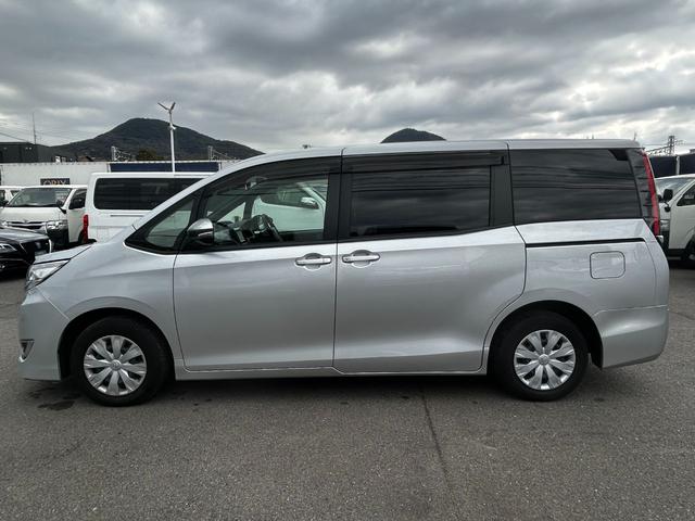 ノア X 純正ナビ バックカメラ ETC 両側/片側電動スライドドア クルーズコントロール スマートキー プッシュスタート 衝突回避軽減 横滑り防止装置 アイドリングストップ ウィンカーミラー 3列シート(6枚目)