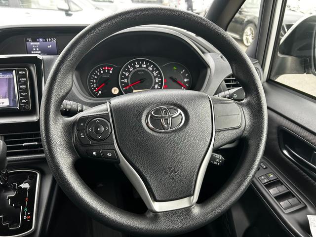 ノア X 純正ナビ バックカメラ ETC 両側/片側電動スライドドア クルーズコントロール スマートキー プッシュスタート 衝突回避軽減 横滑り防止装置 アイドリングストップ ウィンカーミラー 3列シート(15枚目)