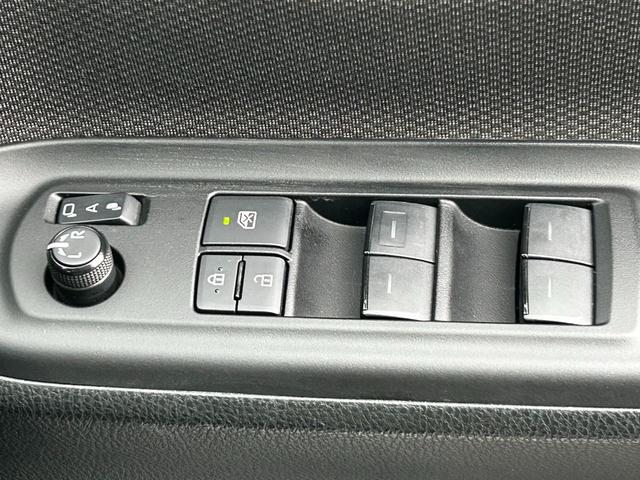 ノア X 純正ナビ バックカメラ ETC 両側/片側電動スライドドア クルーズコントロール スマートキー プッシュスタート 衝突回避軽減 横滑り防止装置 アイドリングストップ ウィンカーミラー 3列シート(26枚目)