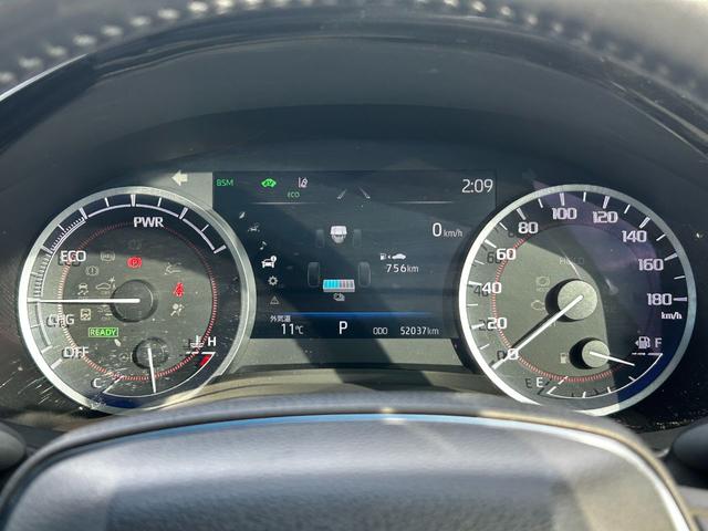 クラウンハイブリッド ＲＳ　純正ナビ　バックカメラ　ＥＴＣ　スマートキー　プッシュスタート　クルーズコントロール　シートヒーター　衝突回避軽減　横滑り防止装置　パワーシート　純正アルミホイール　ウィンカーミラー（15枚目）