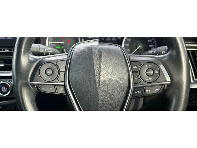 クラウンハイブリッド ＲＳ　純正ナビ　バックカメラ　ＥＴＣ　スマートキー　プッシュスタート　クルーズコントロール　シートヒーター　衝突回避軽減　横滑り防止装置　パワーシート　純正アルミホイール　ウィンカーミラー（18枚目）