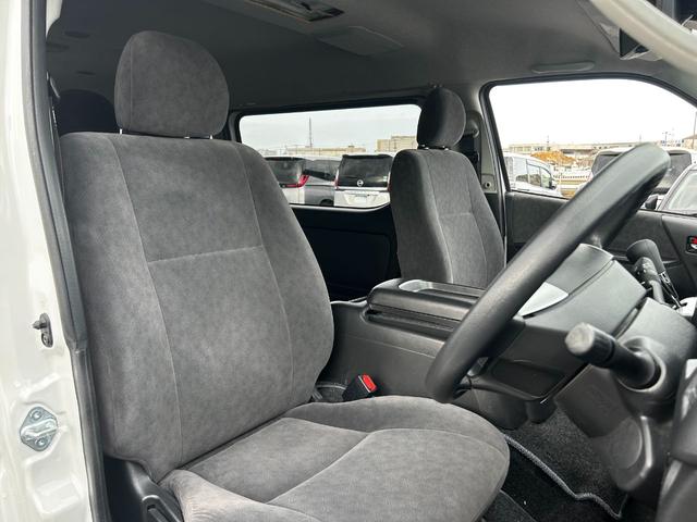 ハイエースワゴン ＧＬ　片側電動スライドドア　盗難防止装置　衝突回避軽減　横滑り防止装置　スマートキー　プッシュスタート　３列シート　パワステ　パワーウィンドウ　ＡＢＳ（11枚目）