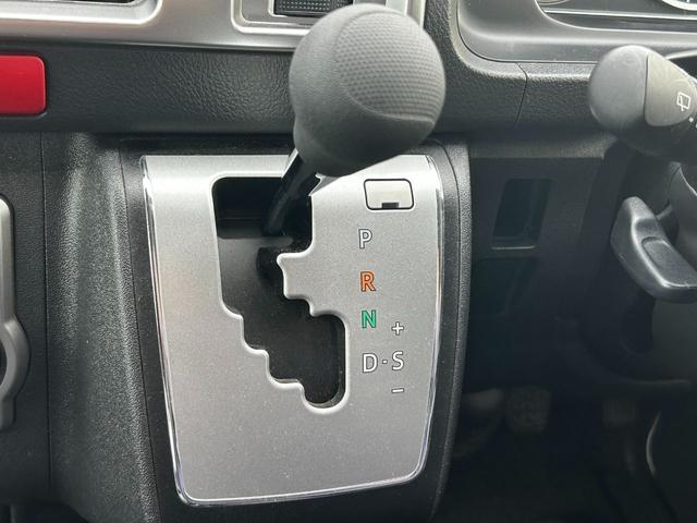 ハイエースワゴン ＧＬ　片側電動スライドドア　盗難防止装置　衝突回避軽減　横滑り防止装置　スマートキー　プッシュスタート　３列シート　パワステ　パワーウィンドウ　ＡＢＳ（19枚目）