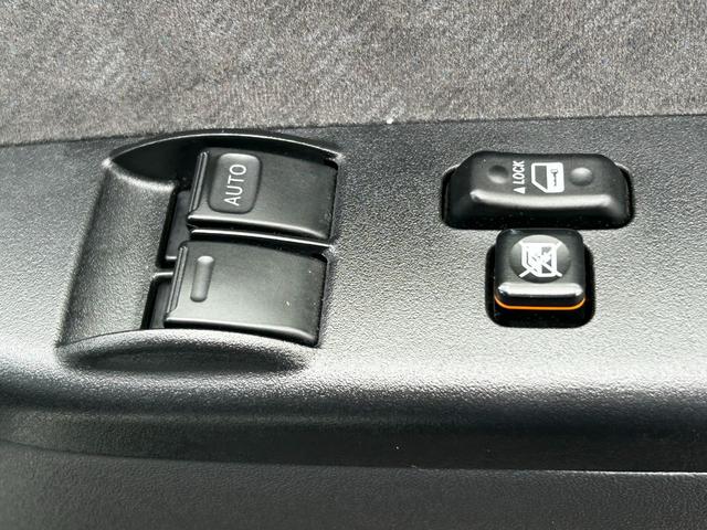 ハイエースワゴン ＧＬ　片側電動スライドドア　盗難防止装置　衝突回避軽減　横滑り防止装置　スマートキー　プッシュスタート　３列シート　パワステ　パワーウィンドウ　ＡＢＳ（22枚目）