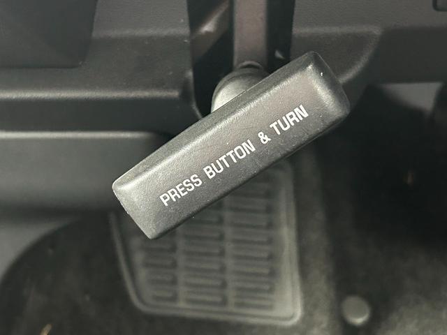 ハイエースワゴン ＧＬ　片側電動スライドドア　盗難防止装置　衝突回避軽減　横滑り防止装置　スマートキー　プッシュスタート　３列シート　パワステ　パワーウィンドウ　ＡＢＳ（24枚目）