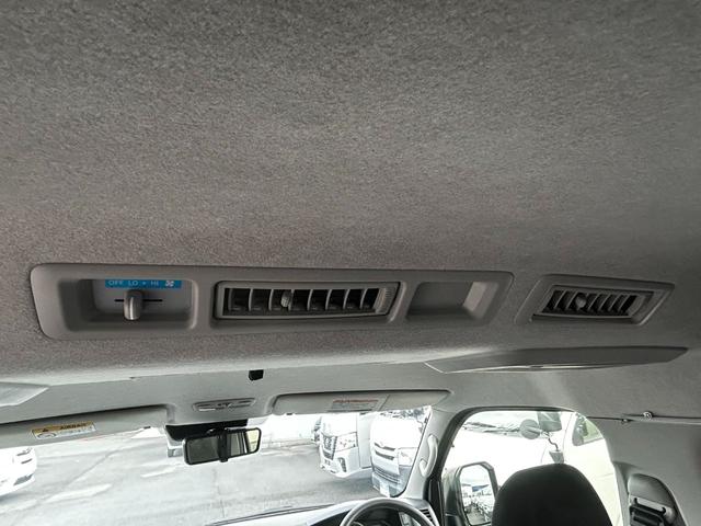 ハイエースワゴン ＧＬ　片側電動スライドドア　盗難防止装置　衝突回避軽減　横滑り防止装置　スマートキー　プッシュスタート　３列シート　パワステ　パワーウィンドウ　ＡＢＳ（30枚目）