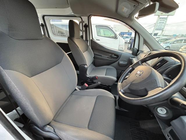 ＮＶ２００バネットバン ＤＸ　キーレス　バックカメラ　横滑り防止装置　衝突回避軽減　Ｂｌｕｅｔｏｏｔｈ再生　ＡＢＳ　パワステ　パワーウィンドウ（5枚目）
