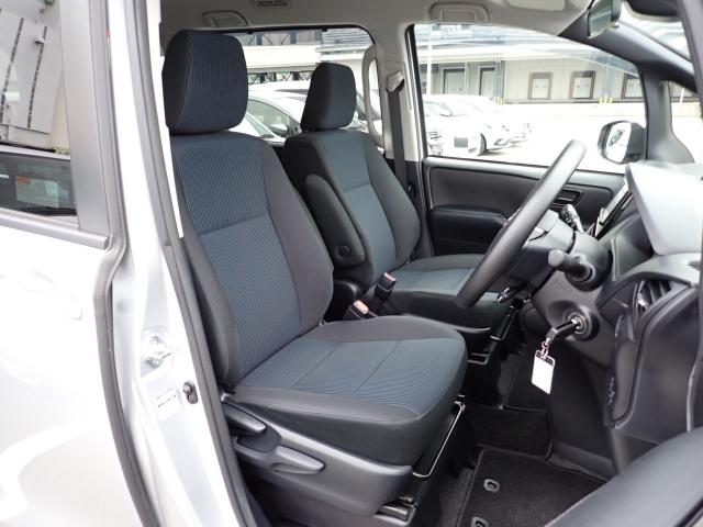 ノア X ナビ バックカメラ ETC キーレス 両側電動スライドドア 衝突回避軽減 横滑り防止装置 トラクションコントロール MTモード付 クルーズコントロール LEDヘッドライト ウィンカーミラー 3列シート(5枚目)