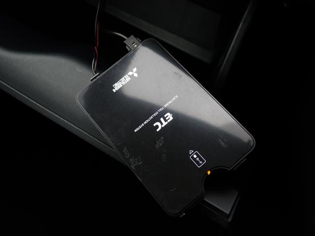 ノア X ナビ バックカメラ ETC キーレス 両側電動スライドドア 衝突回避軽減 横滑り防止装置 トラクションコントロール MTモード付 クルーズコントロール LEDヘッドライト ウィンカーミラー 3列シート(11枚目)