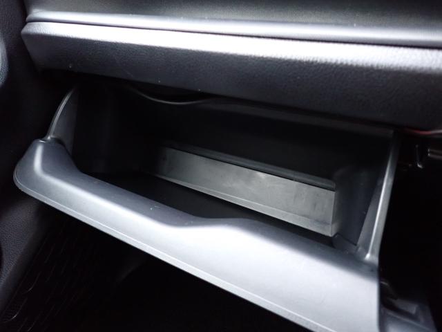 ノア X ナビ バックカメラ ETC キーレス 両側電動スライドドア 衝突回避軽減 横滑り防止装置 トラクションコントロール MTモード付 クルーズコントロール LEDヘッドライト ウィンカーミラー 3列シート(17枚目)