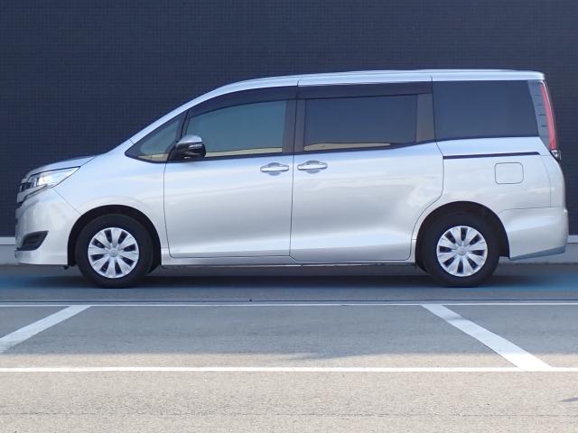 ノア X ナビ バックカメラ ETC キーレス 両側電動スライドドア 衝突回避軽減 横滑り防止装置 トラクションコントロール MTモード付 クルーズコントロール LEDヘッドライト ウィンカーミラー 3列シート(24枚目)