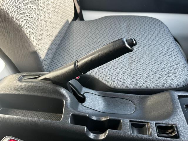 ＮＴ１００クリッパートラック ＤＸ　ナビ　ＥＴＣ　横滑り防止装置　パワステ　ＡＢＳ　最大積載量３５０キロ（24枚目）