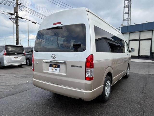 ハイエースワゴン グランドキャビン　ナビ　全方位カメラ　ＥＴＣ　スマートキー　前後クリアランスソナー　パワースライドドア　衝突回避軽減　横滑り防止装置　車線逸脱警報（3枚目）
