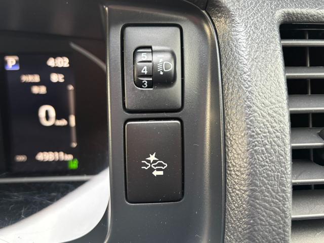 ハイエースワゴン グランドキャビン　ナビ　全方位カメラ　ＥＴＣ　スマートキー　前後クリアランスソナー　パワースライドドア　衝突回避軽減　横滑り防止装置　車線逸脱警報（16枚目）