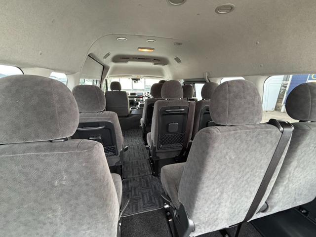 ハイエースワゴン グランドキャビン　ナビ　全方位カメラ　ＥＴＣ　スマートキー　前後クリアランスソナー　パワースライドドア　衝突回避軽減　横滑り防止装置　車線逸脱警報（26枚目）