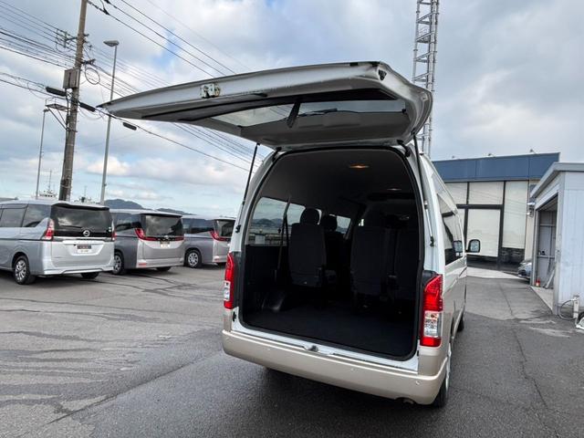 ハイエースワゴン グランドキャビン　ナビ　全方位カメラ　ＥＴＣ　スマートキー　前後クリアランスソナー　パワースライドドア　衝突回避軽減　横滑り防止装置　車線逸脱警報（29枚目）