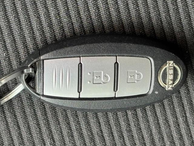 ノート S ナビ スマートキー バックカメラ ETC エアバック ABS 衝突回避軽減 横滑り防止装置 ウィンカーミラー(5枚目)