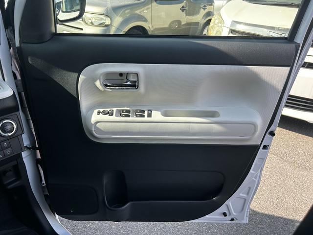 ムーヴキャンバス ストライプスＧ　バックカメラ　両側電動スライドドア　シートヒーター　スマートキー　プッシュスタート　盗難防止装置　衝突回避軽減　横滑り防止装置　アイドリングストップ　ベンチシート　ＰＳ　ＰＷ（13枚目）