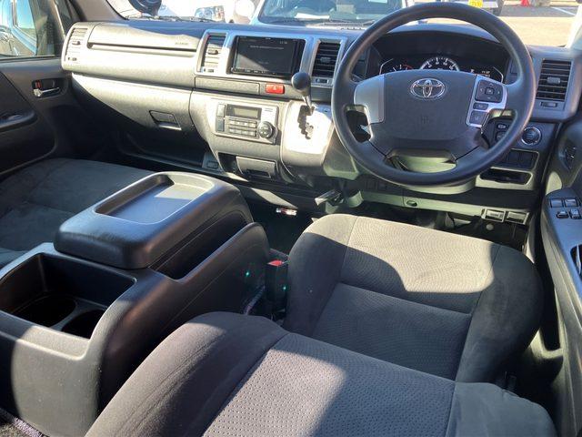 ハイエースバン ロングスーパーＧＬ　ナビ　ＴＶ　バックカメラ　ＥＴＣ　スマートキー　プッシュスタート　衝突回避軽減　横滑り防止装置　盗難防止装置　ＬＥＤヘッドライト　ＭＴモード付　トラクションコントロール　両側スライドドア　ＣＤ（3枚目）