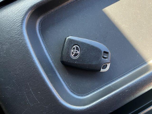 ハイエースバン ロングスーパーＧＬ　ナビ　ＴＶ　バックカメラ　ＥＴＣ　スマートキー　プッシュスタート　衝突回避軽減　横滑り防止装置　盗難防止装置　ＬＥＤヘッドライト　ＭＴモード付　トラクションコントロール　両側スライドドア　ＣＤ（8枚目）