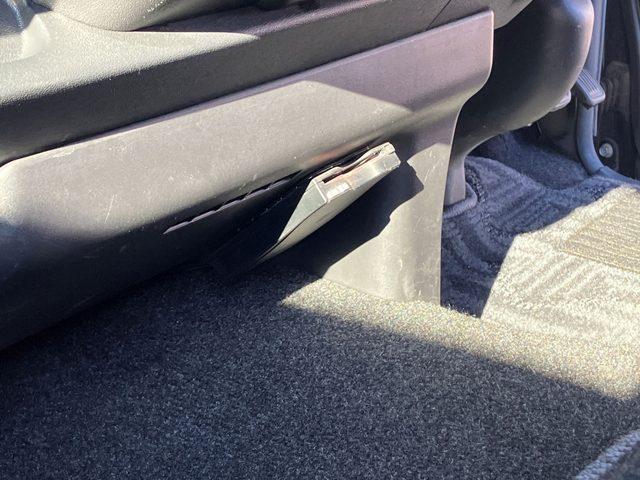 ハイエースバン ロングスーパーＧＬ　ナビ　ＴＶ　バックカメラ　ＥＴＣ　スマートキー　プッシュスタート　衝突回避軽減　横滑り防止装置　盗難防止装置　ＬＥＤヘッドライト　ＭＴモード付　トラクションコントロール　両側スライドドア　ＣＤ（13枚目）