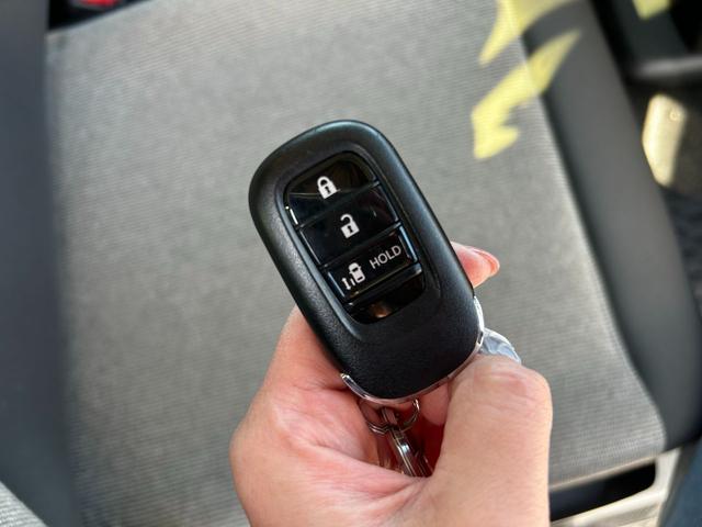 Ｎ－ＢＯＸ 　ナビ　バックカメラ　ＥＴＣ　両側／片側電動スライドドア　スマートキー　プッシュスタート　クルーズコントロール　衝突回避軽減　横滑り防止装置　ベンチシート　ウィンカーミラー　ＬＥＤヘッドライト（12枚目）