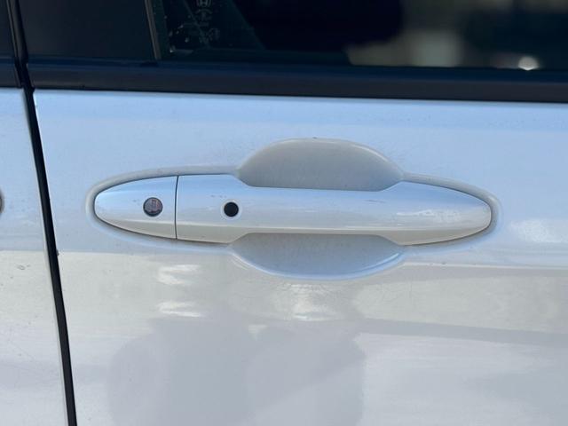 フリード Ｇ・ホンダセンシング　ナビ　ＥＴＣ　バックカメラ　スマートキー　プッシュスタート　横滑り防止装置　衝突回避軽減　車線逸脱警報　クルーズコントロール　両側電動スライドドア（4枚目）