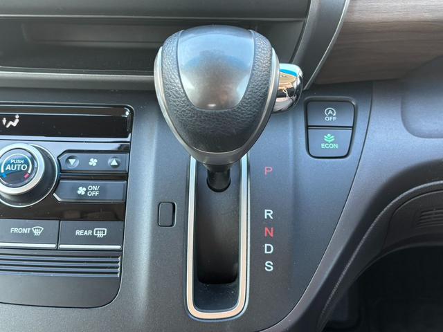 フリード Ｇ・ホンダセンシング　ナビ　ＥＴＣ　バックカメラ　スマートキー　プッシュスタート　横滑り防止装置　衝突回避軽減　車線逸脱警報　クルーズコントロール　両側電動スライドドア（12枚目）