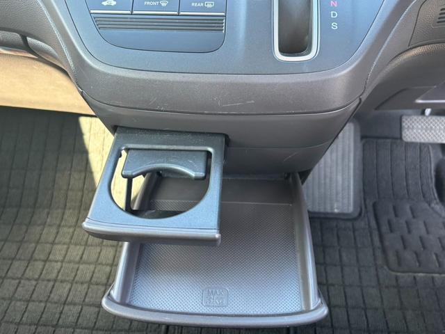 フリード Ｇ・ホンダセンシング　ナビ　ＥＴＣ　バックカメラ　スマートキー　プッシュスタート　横滑り防止装置　衝突回避軽減　車線逸脱警報　クルーズコントロール　両側電動スライドドア（16枚目）