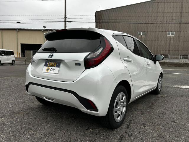 アクア Ｇ　純正ナビ　バックカメラ　ＥＴＣ　スマートキー　プッシュスタート　クルーズコントロール　衝突回避軽減　横滑り防止装置　ウィンカーミラー　ＰＳ　ＰＷ　ＡＢＳ（3枚目）