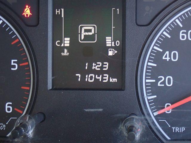 ＮＶ３５０キャラバンバン ロングＤＸターボ　純正ナビ　フルセグＴＶ　バックカメラ　ＥＴＣ　キーレス　アルミホイール　ウィンカーミラー　片側スライドドア　ＰＳ　ＰＷ　ＡＢＳ　横滑り防止装置　衝突回避軽減　ＣＤ　乗車定員変更可能６人乗り・３人乗り（6枚目）