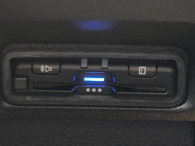 Ｎ－ＢＯＸカスタム ベースグレード　ナビ　バックカメラ　ＥＴＣ　スマートキー　純正アルミホイール　両側スライド／片側電動スライドドア　シートヒーター　衝突回避軽減　横滑り防止装置　クルーズコントロール　アイドリングストップ　ＰＳ　ＰＷ（16枚目）