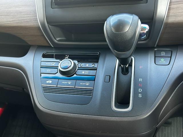 フリード Ｇ・ホンダセンシング　ナビ　バックカメラ　ＥＴＣ　両側電動スライドドア　スマートキー　プッシュスタート　クルーズコントロール　衝突回避軽減　横滑り防止装置　アイドリングストップ　３列シート　ウィンカーミラー（15枚目）