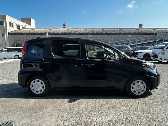 シエンタ Ｇ　ナビ　バックカメラ　ＥＴＣ　両側電動スライドドア　スマートキー　プッシュスタート　クルーズコントロール　３列シート　ＭＴモード付　衝突回避軽減　横滑り防止装置　ウィンカーミラー（7枚目）