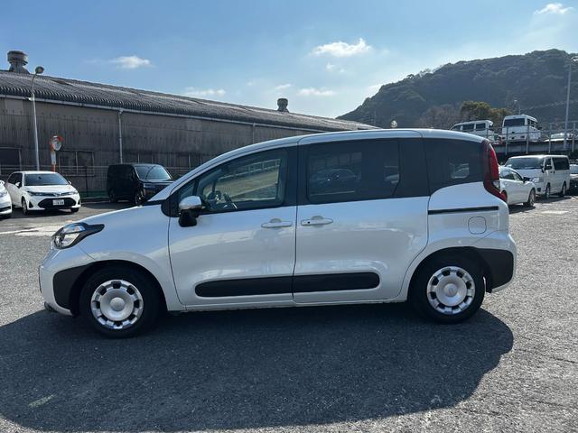 シエンタ G ナビ バックカメラ ETC 両側電動スライドドア スマートキー プッシュスタート クルーズコントロール 3列シート MTモード付 衝突回避軽減 横滑り防止装置 ウィンカーミラー(6枚目)