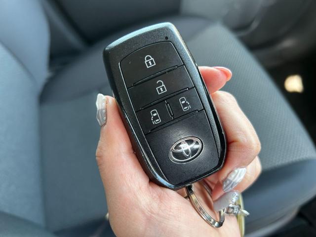 シエンタ G ナビ バックカメラ ETC 両側電動スライドドア スマートキー プッシュスタート クルーズコントロール 3列シート MTモード付 衝突回避軽減 横滑り防止装置 ウィンカーミラー(8枚目)