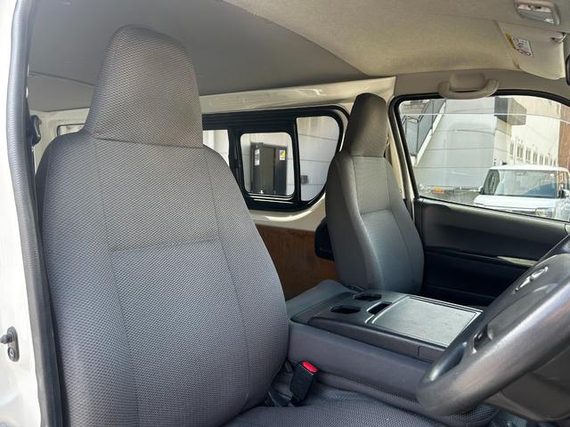 レジアスエースバン ＤＸ　ＧＬパッケージ　ナビ　キーレス　バックカメラ　ＥＴＣ　ＴＶ　衝突回避軽減　横滑り防止装置　ＡＢＳ　エアバック　ＰＳ　ＰＷ（10枚目）