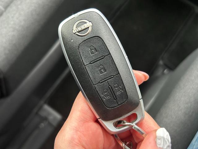 セレナ ＸＶ　純正ナビ　バックカメラ　ＥＴＣ　両側電動スライドドア　スマートキー　プッシュスタート　クルーズコントロール　ダブルエアコン　衝突回避軽減　横滑り防止装置　ウィンカーミラー　３列シート　ＰＳ　ＰＷ（12枚目）